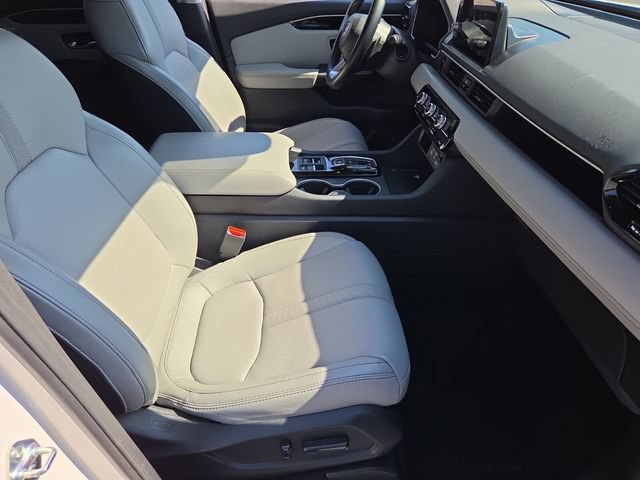 Used 2023 Honda Pilot Touring image 18