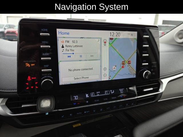 Used 2021 Toyota Sienna Limited image 15