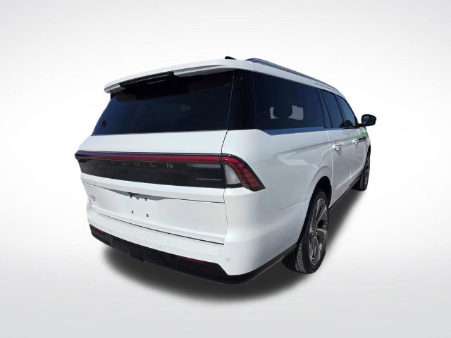 New 2027 Lincoln Navigator L Black Label AWD/4WD image 3
