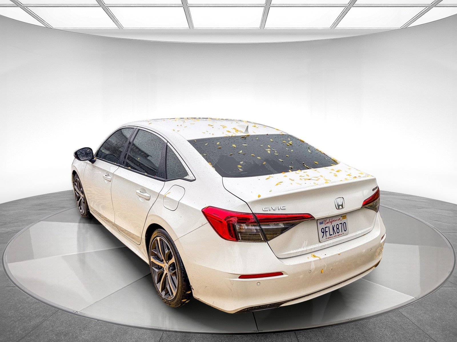 Used 2023 Honda Civic Touring image 2