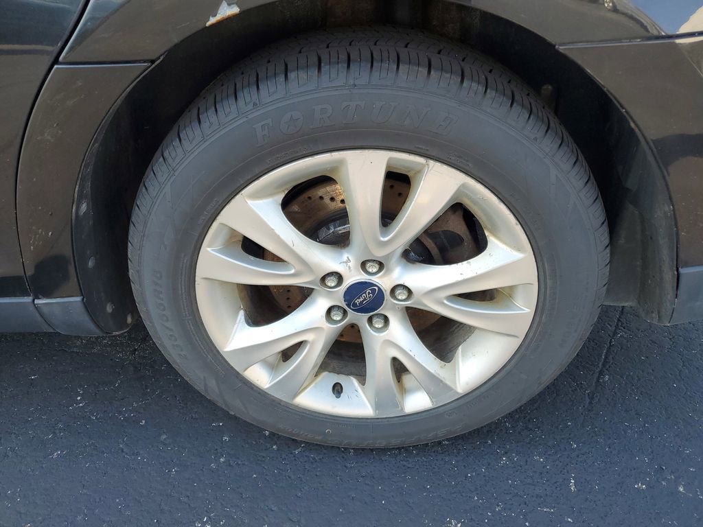 Used 2010 Ford Taurus SEL FWD image 29