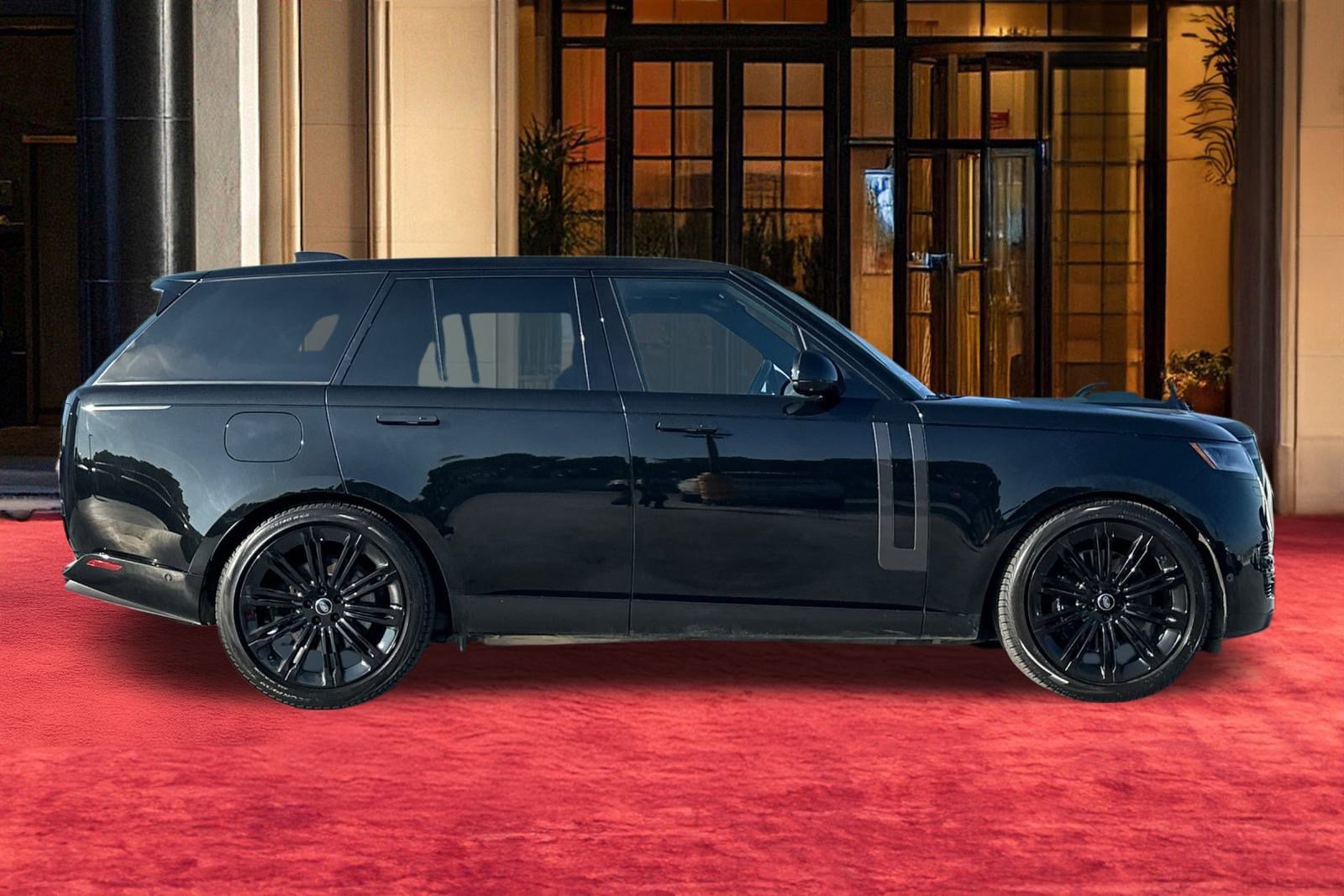 Used 2023 Land Rover Range Rover SE image 9