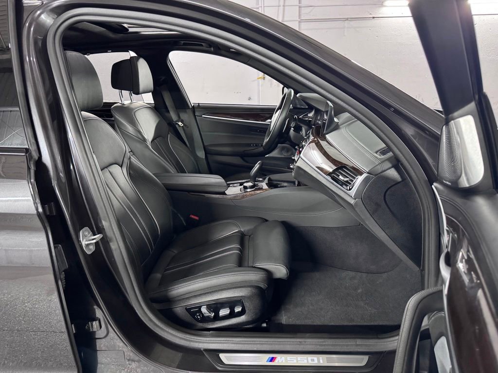 Used 2019 BMW M550i xDrive AWD/4WD image 55