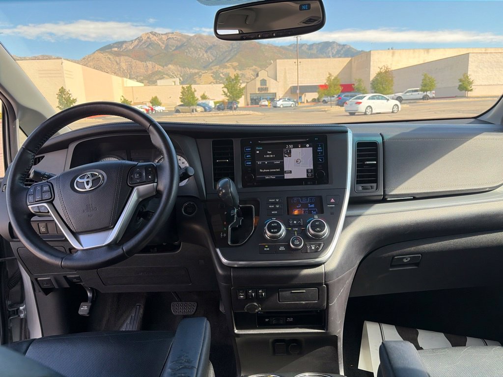 Used 2015 Toyota Sienna SE Premium FWD image 24