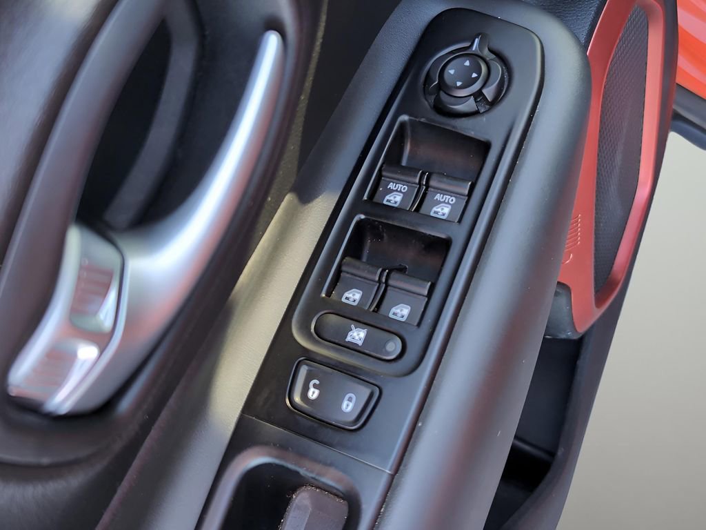 Used 2021 Jeep Renegade Trailhawk image 12