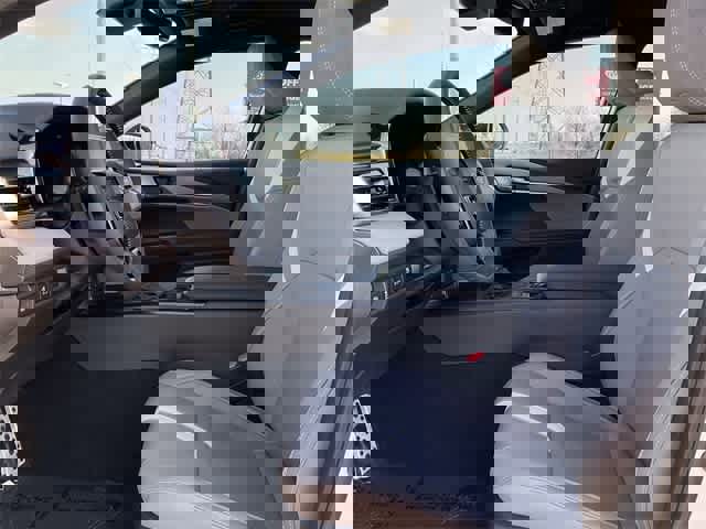 Used 2025 Toyota Camry SE image 13