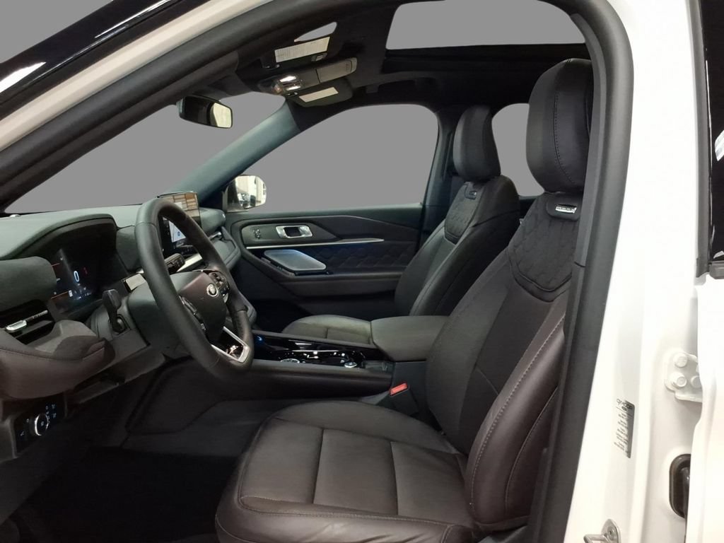 Used 2026 Ford Explorer Platinum w/ LUX Leather Package AWD/4WD image 19