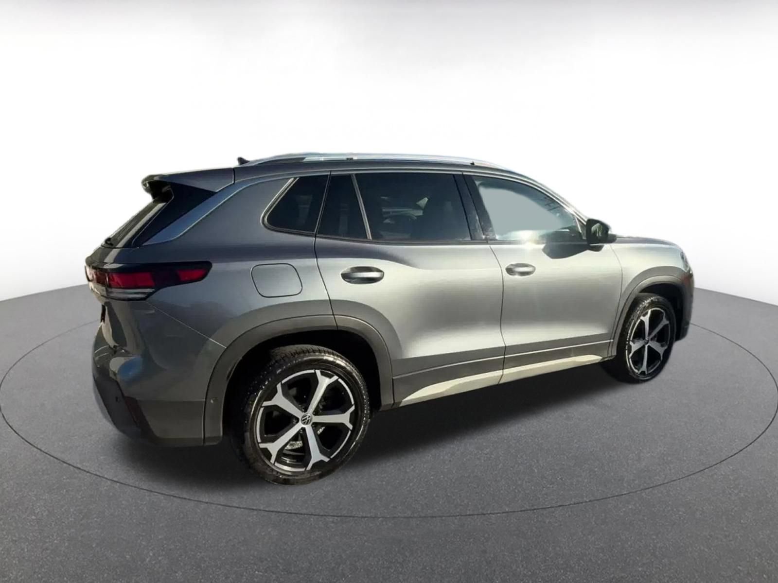 Used 2026 Volkswagen Tiguan SE AWD/4WD image 13