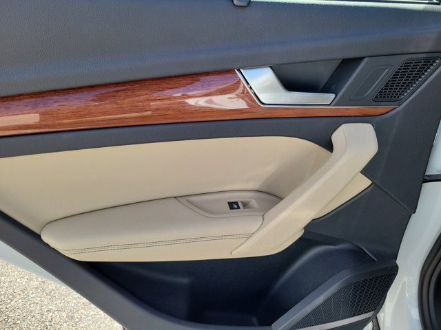 Used 2021 Audi Q5 Prestige w/ Prestige Package image 12