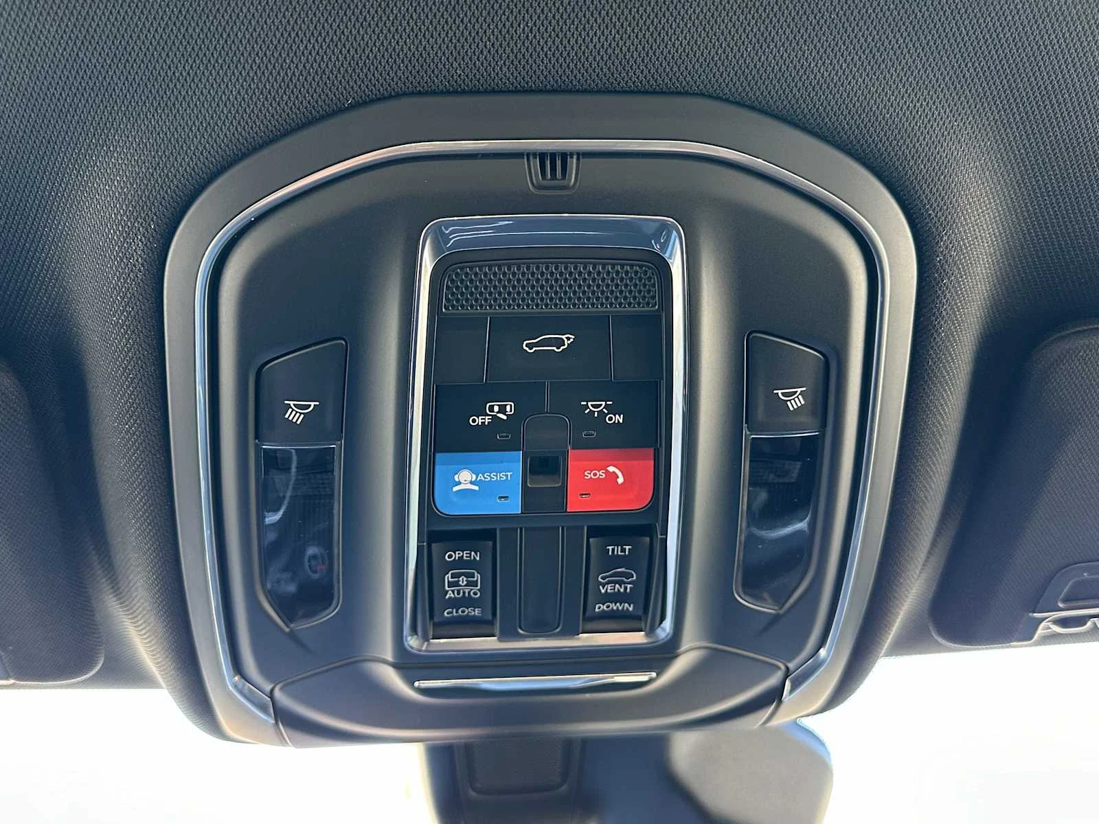 New 2025 Jeep Grand Cherokee Altitude AWD/4WD image 23
