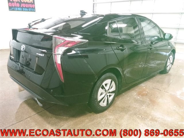 Used 2017 Toyota Prius Four FWD image 3