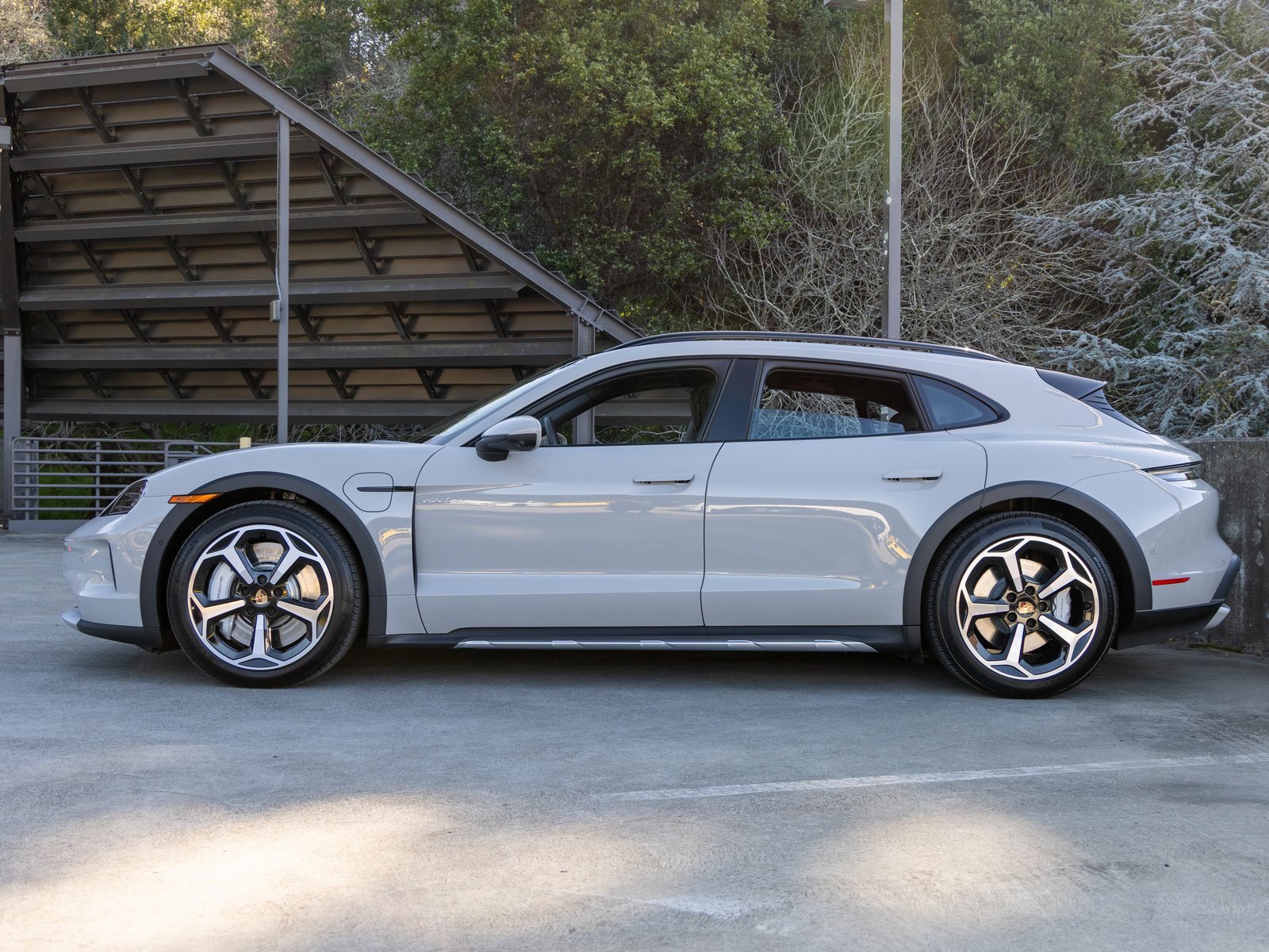 Used 2025 Porsche Taycan 4S image 2