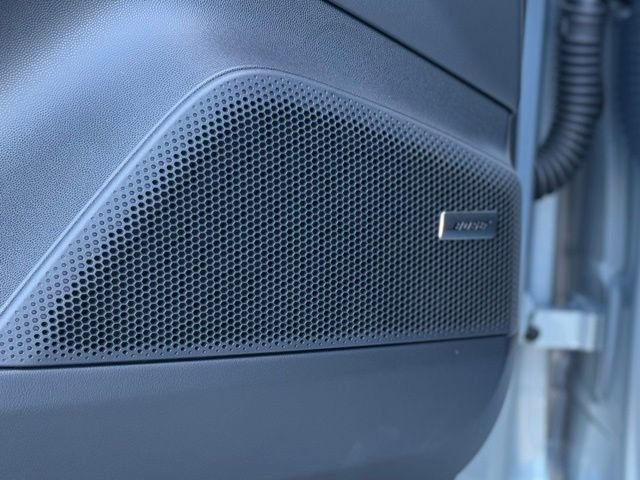 New 2025 Porsche Macan Electric image 18