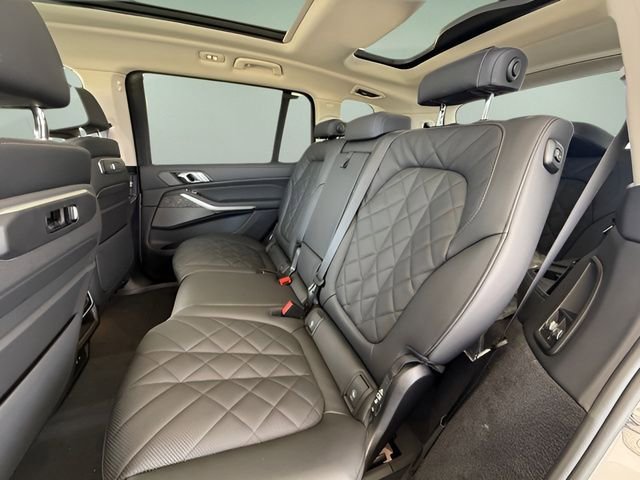 Used 2026 BMW X7 xDrive40i w/ Premium Package AWD/4WD image 28
