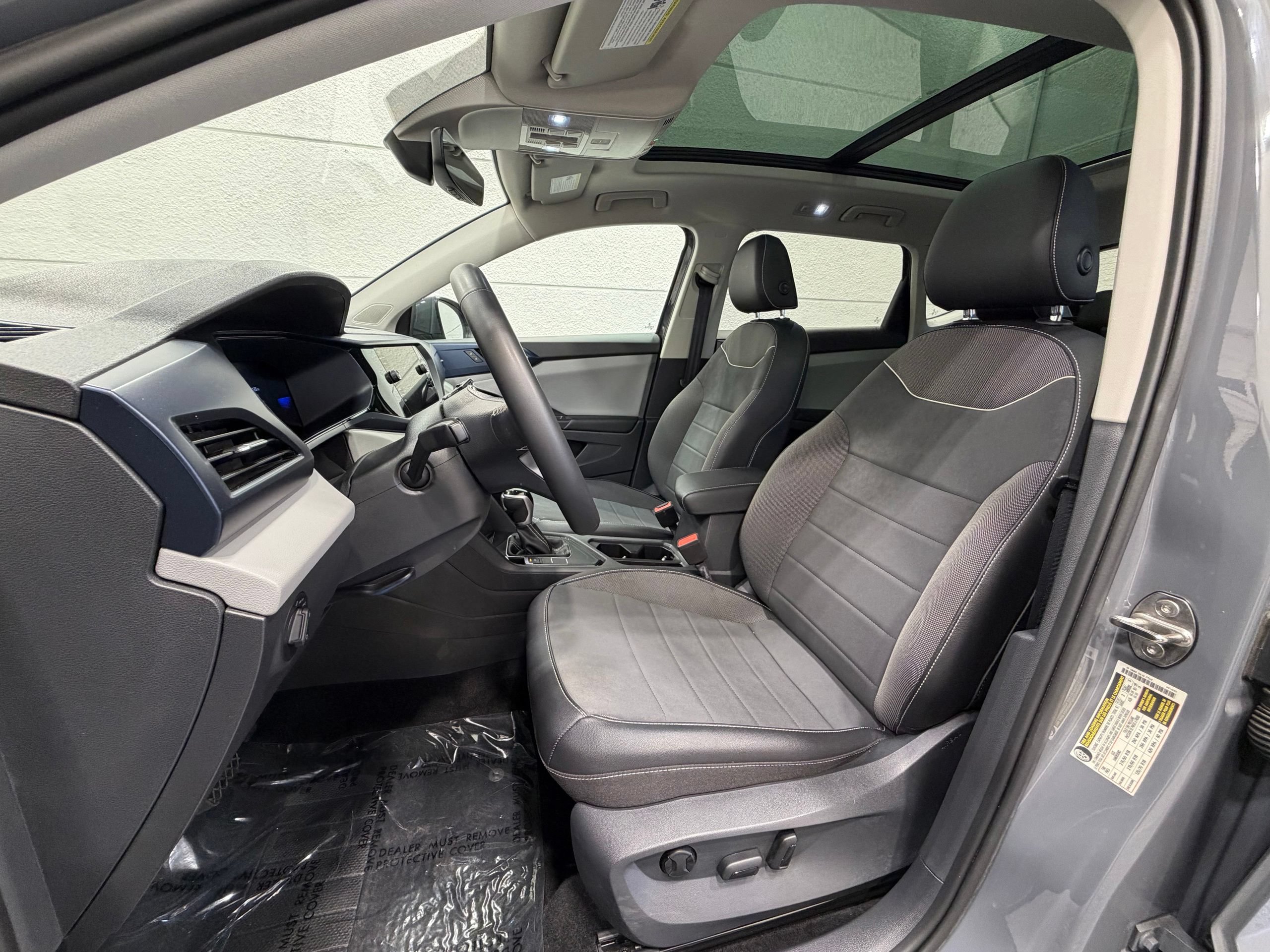 Used 2023 Volkswagen Taos SE w/ Panoramic Sunroof Package FWD image 20