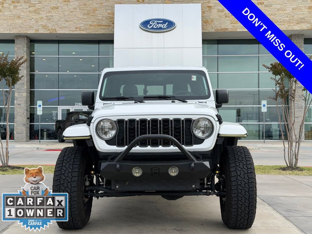 Used 2024 Jeep Gladiator Sport AWD/4WD image 2