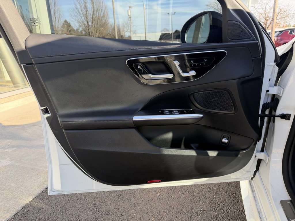 Used 2022 Mercedes-Benz C 300 4MATIC Sedan image 11