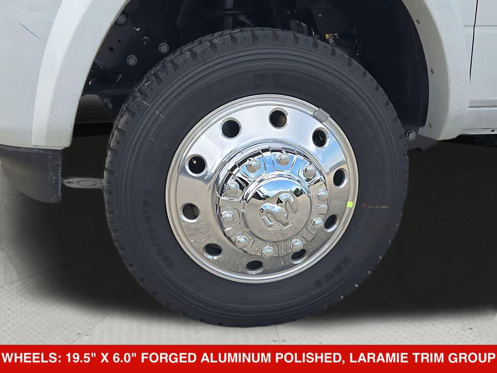 New 2026 RAM 4500 4x4 Crew Cab DRW w/ Laramie Trim Package image 15