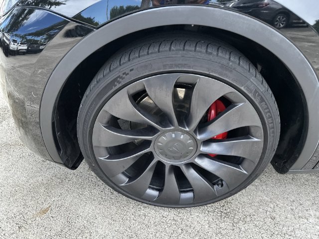 Used 2022 Tesla Model Y Performance AWD/4WD image 10