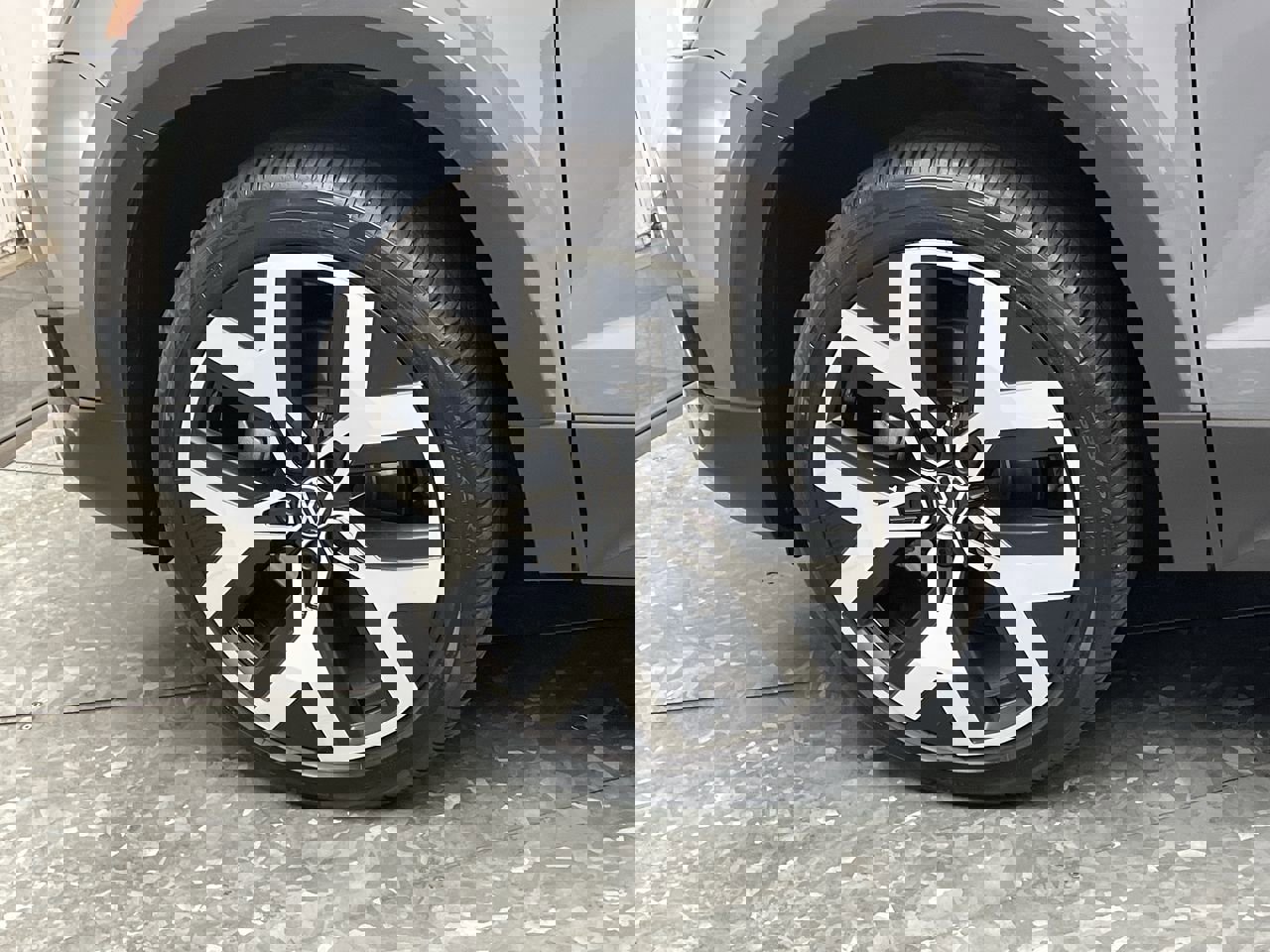 Used 2022 Volkswagen Taos SEL image 34