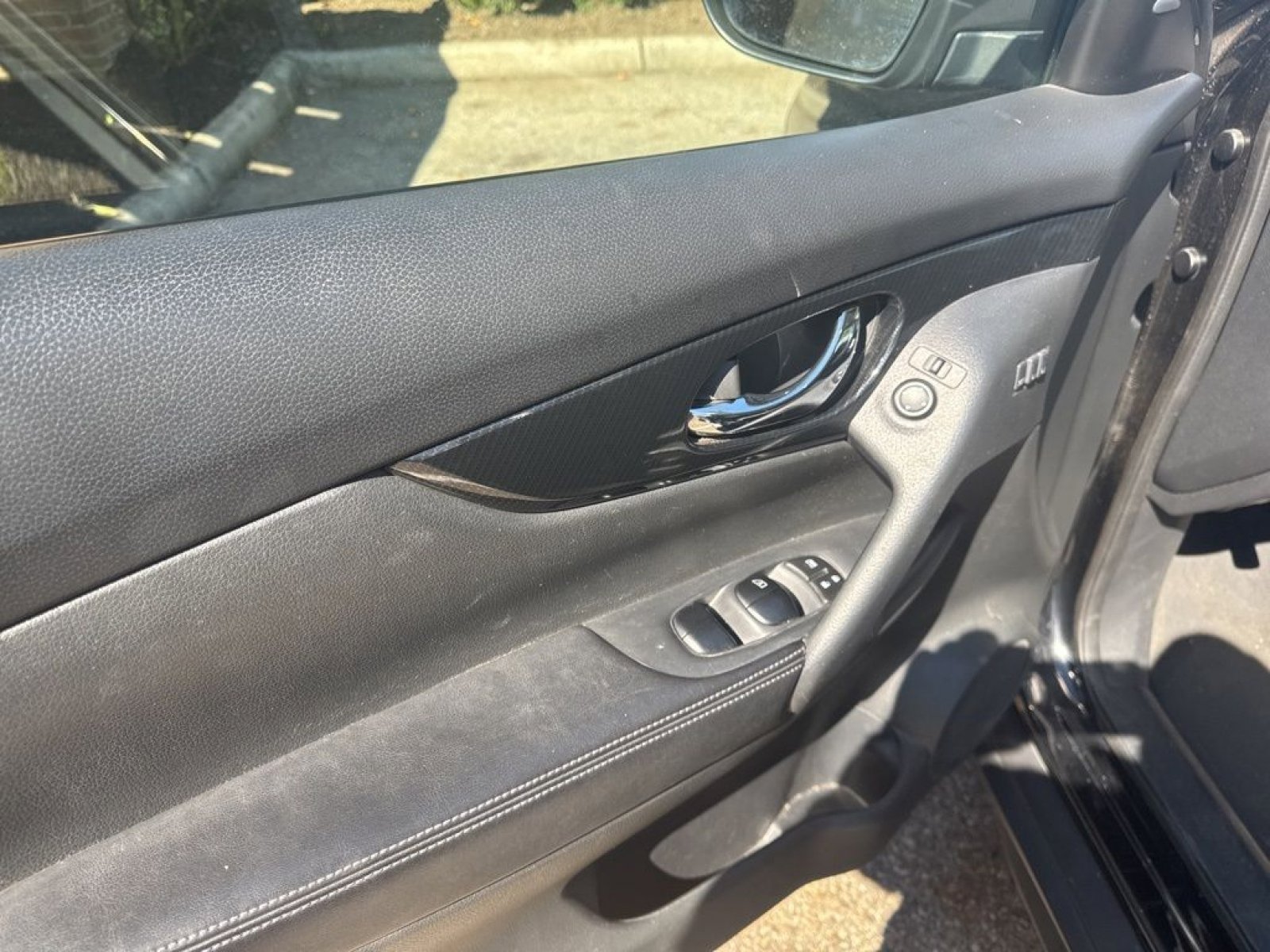 Used 2018 Nissan Rogue SL image 9