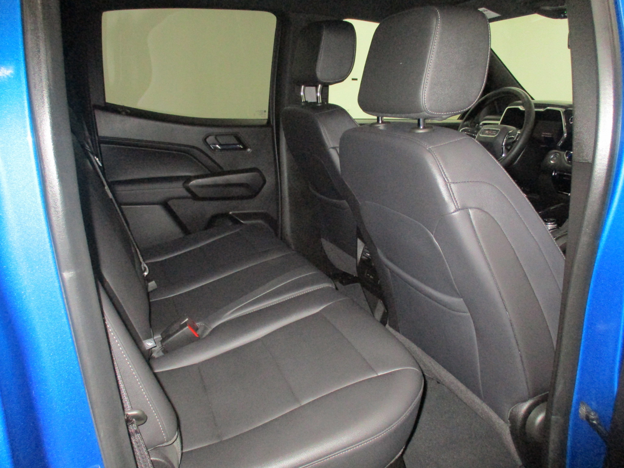 Used 2024 GMC Canyon Elevation w/ Elevation Premium Package image 17