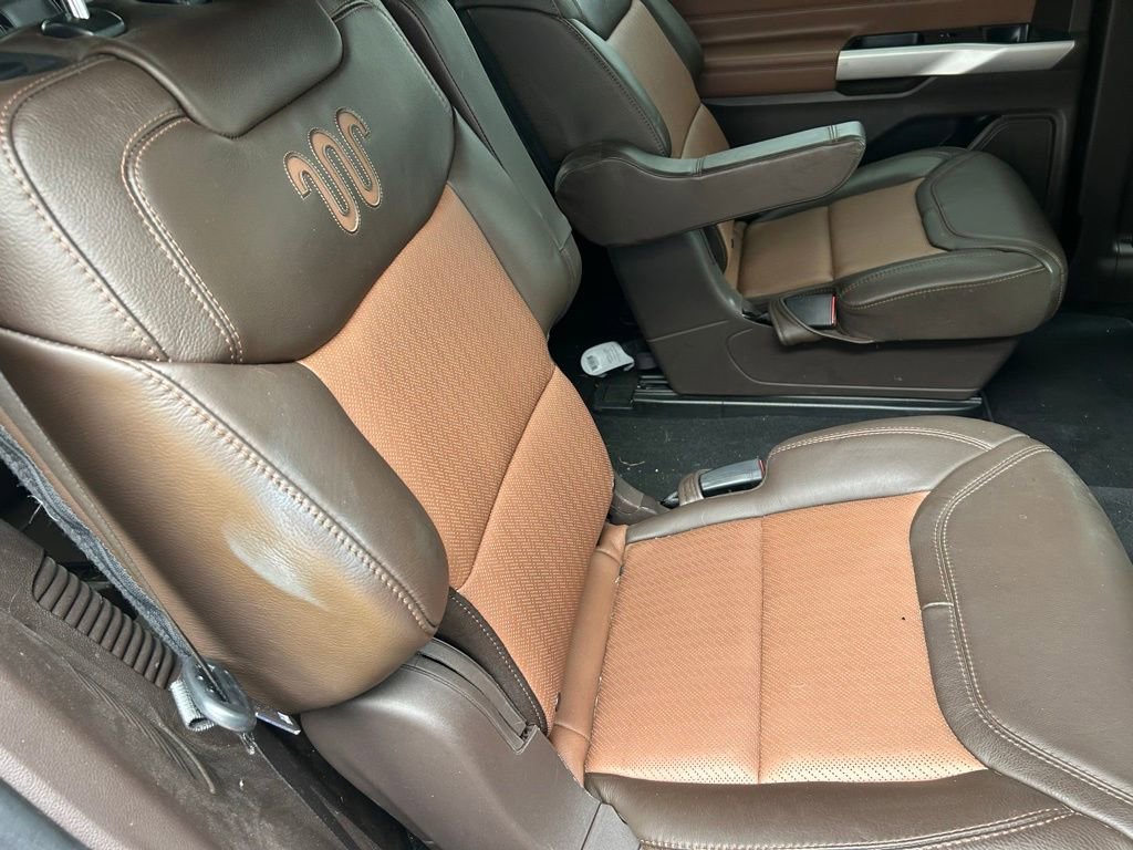 Used 2022 Ford Explorer King Ranch w/ Technology Package RWD image 9