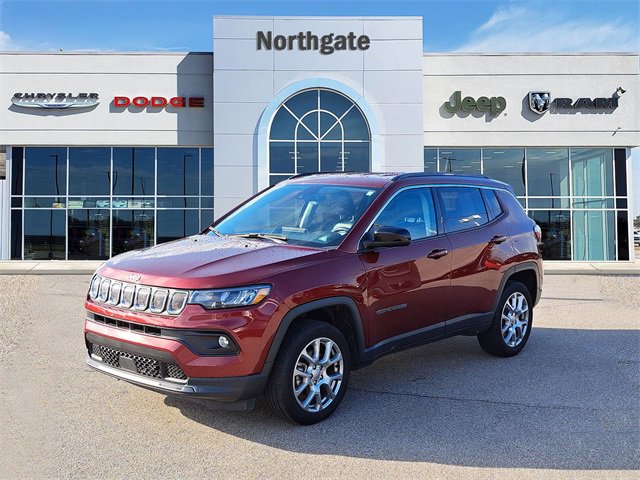 Used 2022 Jeep Compass Latitude image 2