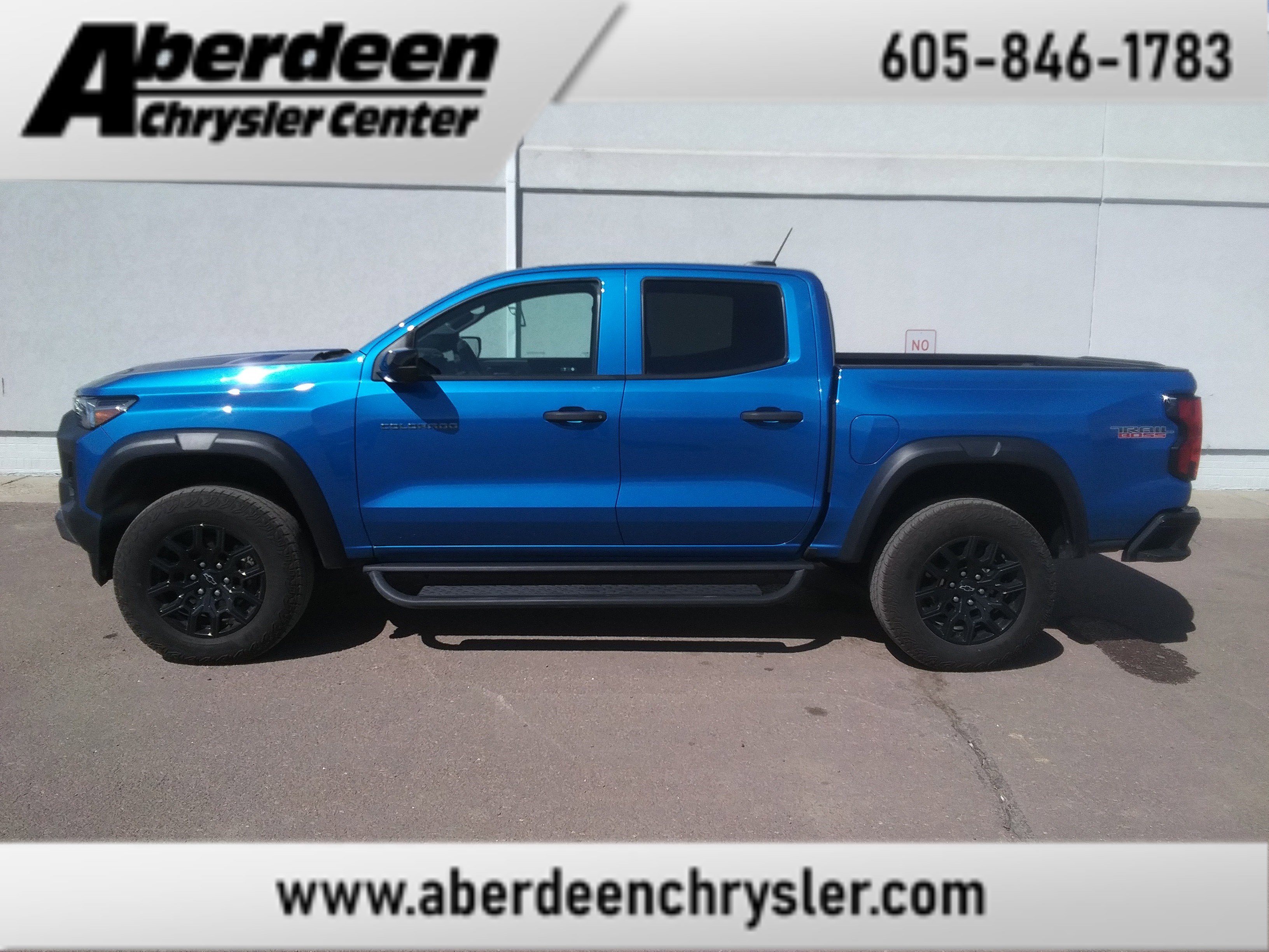 Used 2023 Chevrolet Colorado Trail Boss w/ Technology Package image 1