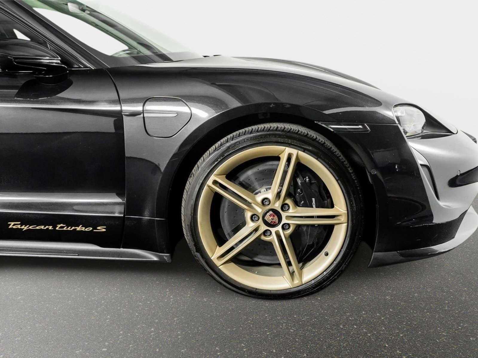 Used 2020 Porsche Taycan Turbo S w/ Premium Package image 6