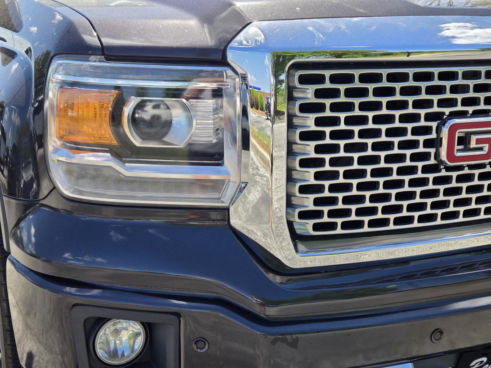 Used 2015 GMC Sierra 1500 Denali w/ Driver Alert Package image 3