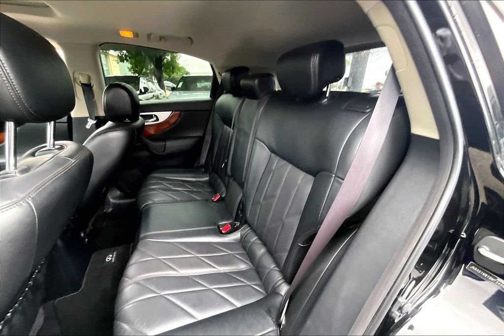 Used 2011 INFINITI FX35 AWD w/ Premium Pkg image 37