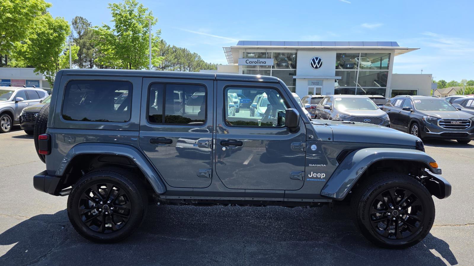 Used 2024 Jeep Wrangler Sahara image 3