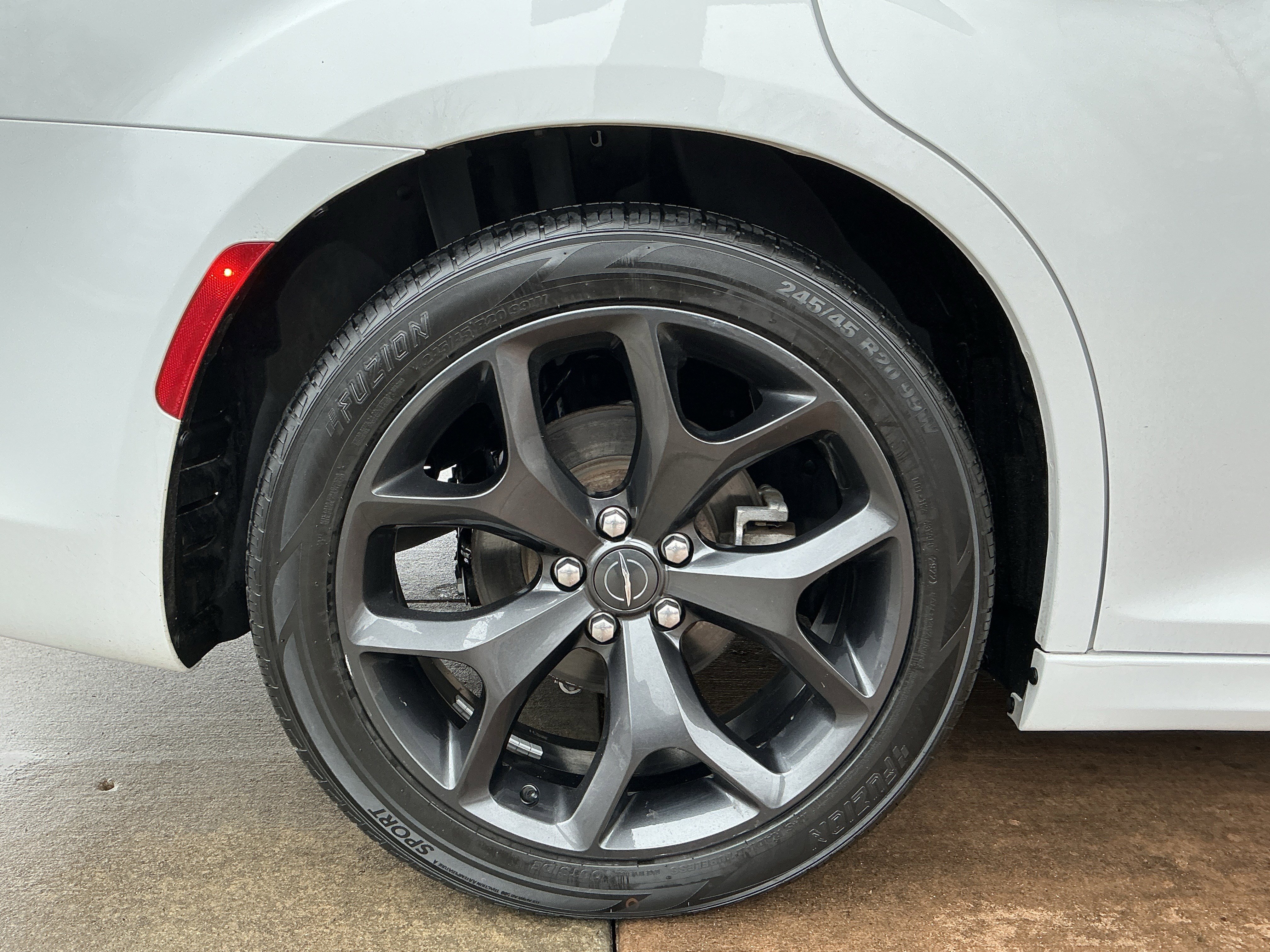 Used 2021 Chrysler 300 Touring L image 29