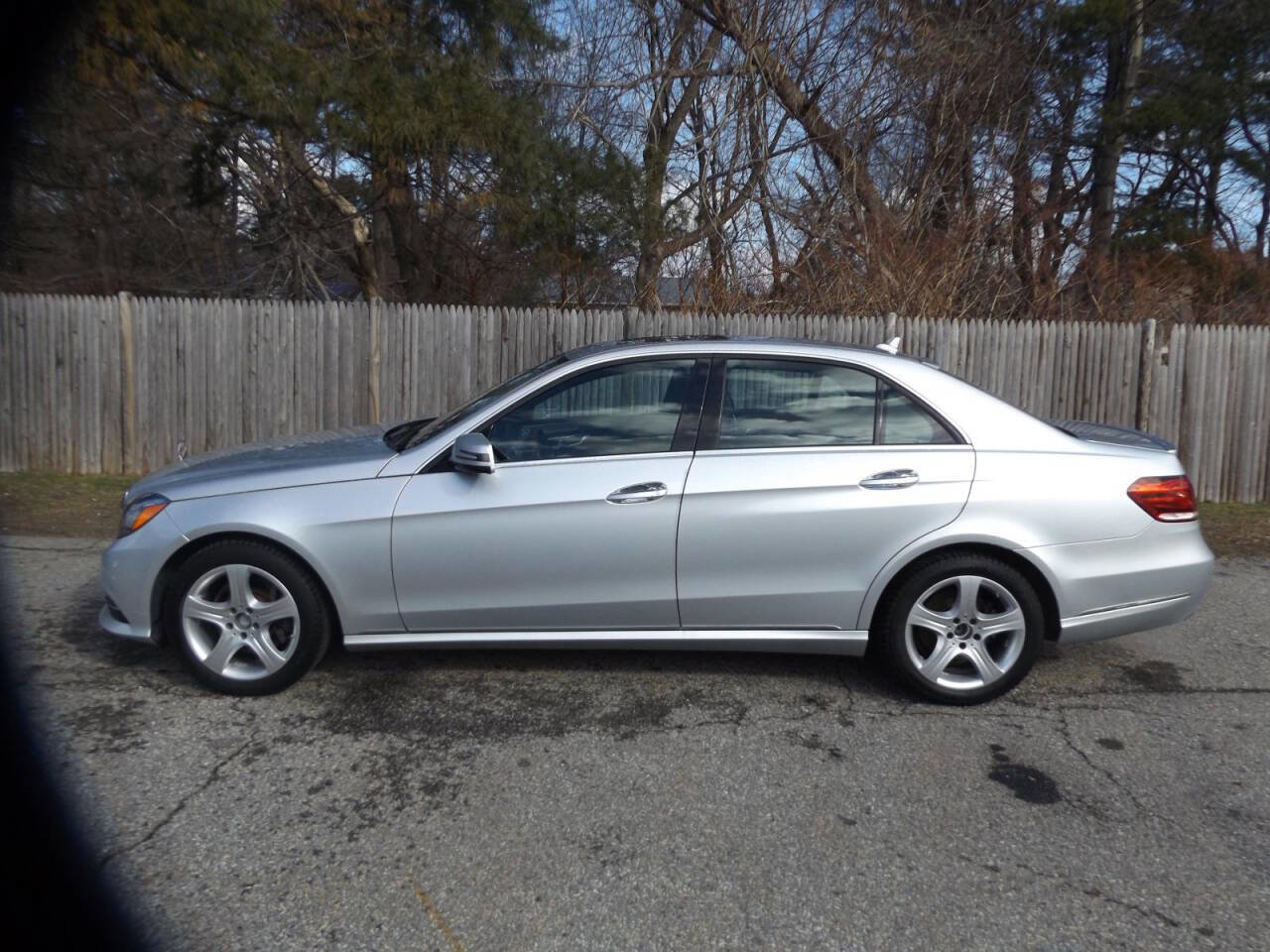 Used 2014 Mercedes-Benz E 350 Sedan image 2