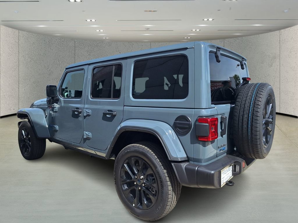 Used 2025 Jeep Wrangler Unlimited Sahara w/ Safety Group AWD/4WD image 3