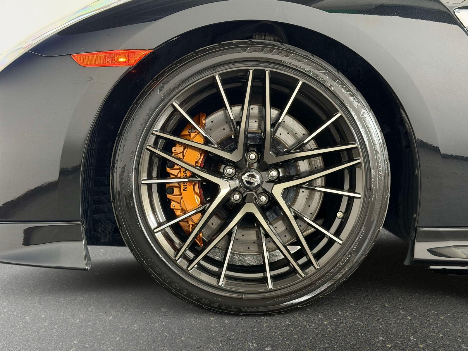 Used 2021 Nissan GT-R Premium AWD/4WD image 21