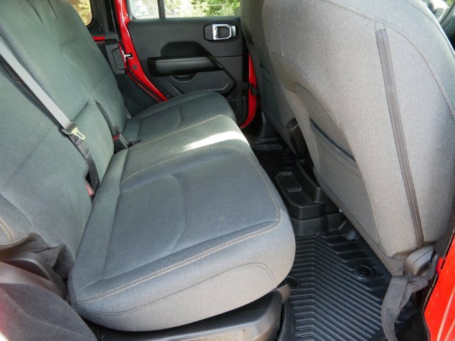 Used 2024 Jeep Wrangler Unlimited Sahara w/ Safety Group AWD/4WD image 9
