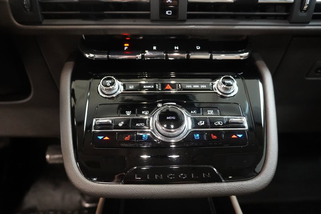 Used 2022 Lincoln Corsair AWD w/ Equipment Group 101A image 7