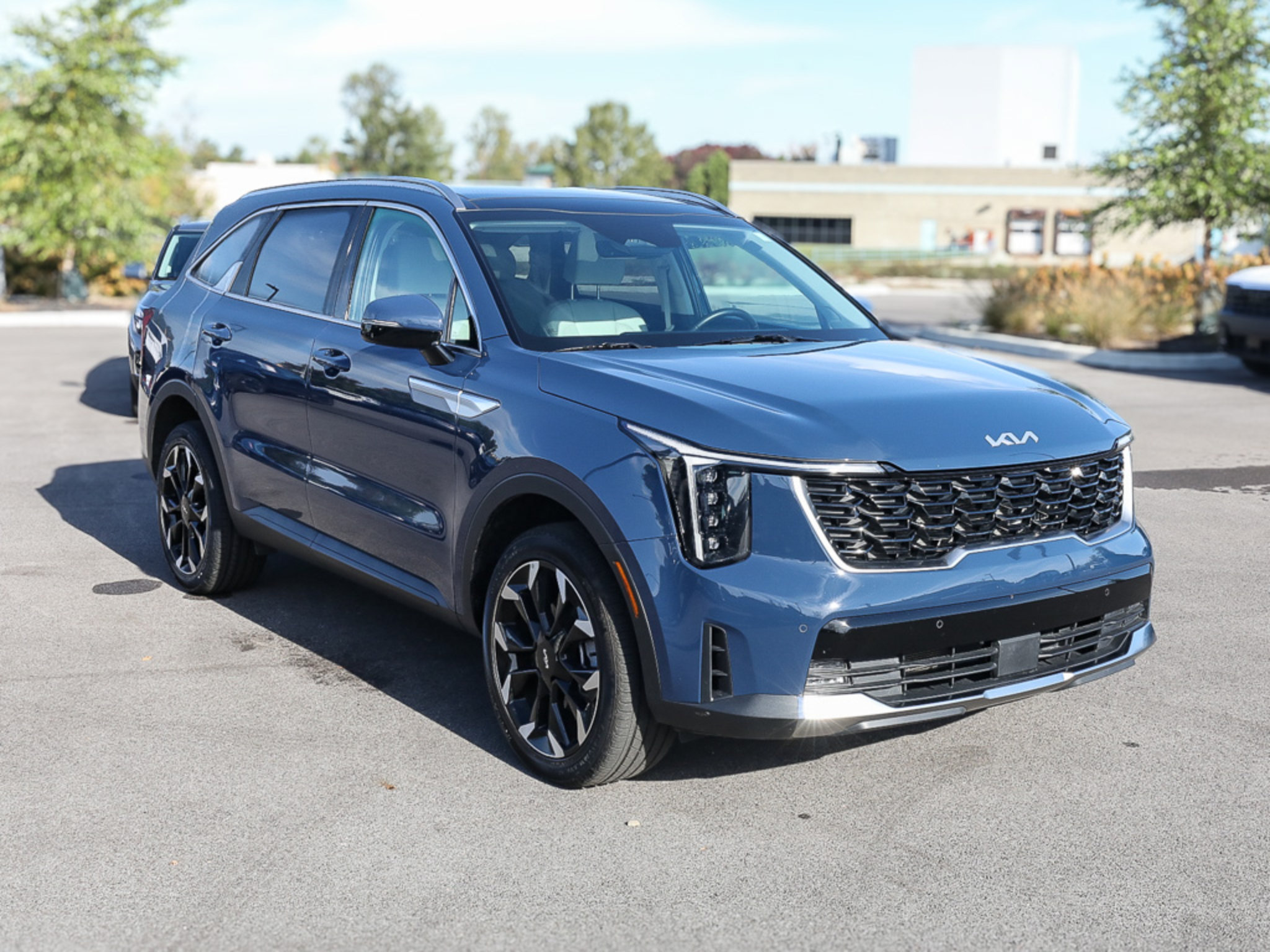 Certified 2025 Kia Sorento EX w/ Panoramic Sunroof Package AWD/4WD image 9