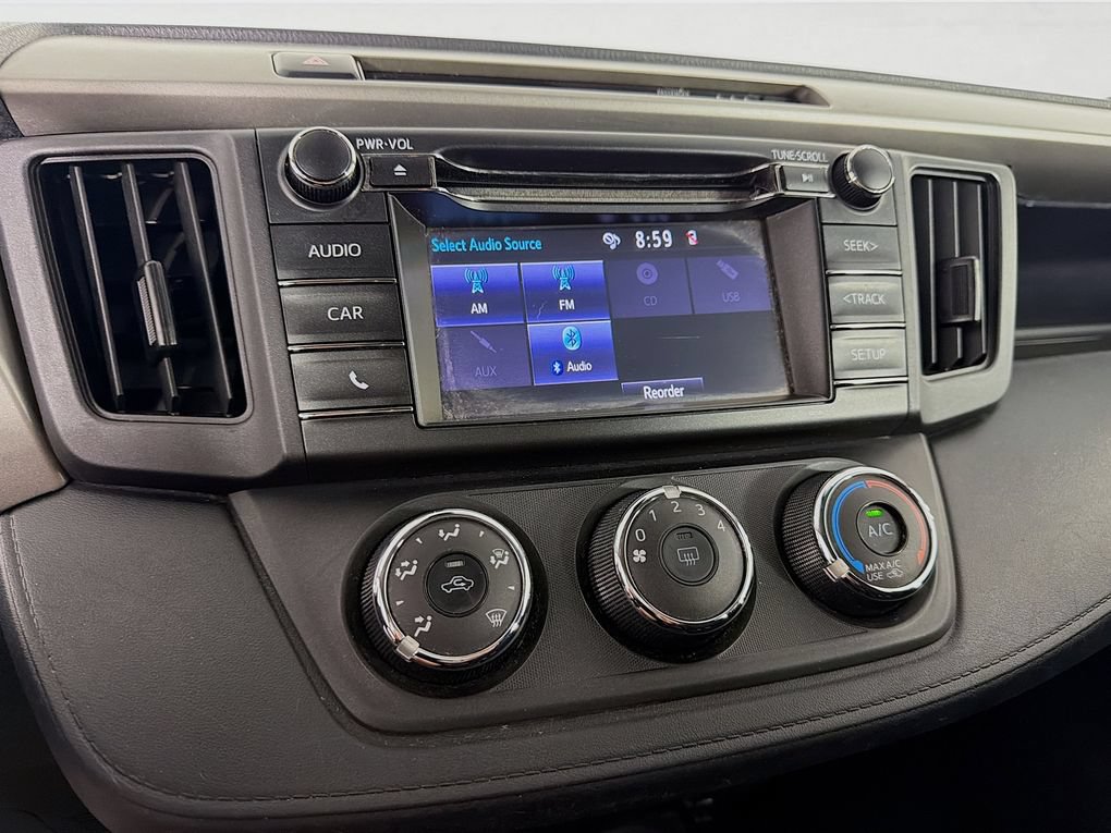 Used 2018 Toyota RAV4 LE FWD image 18