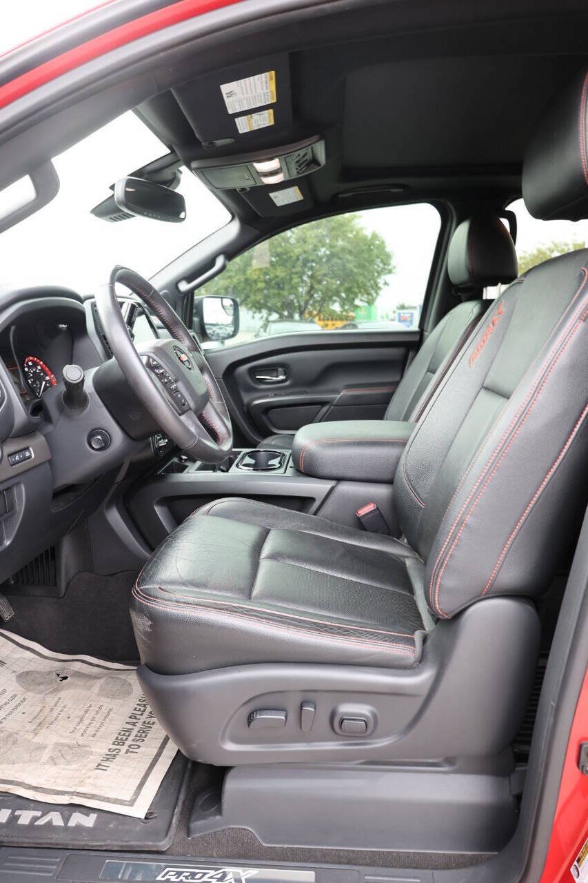 Used 2021 Nissan Titan PRO-4X w/ Pro-4x Convenience Package AWD/4WD image 13