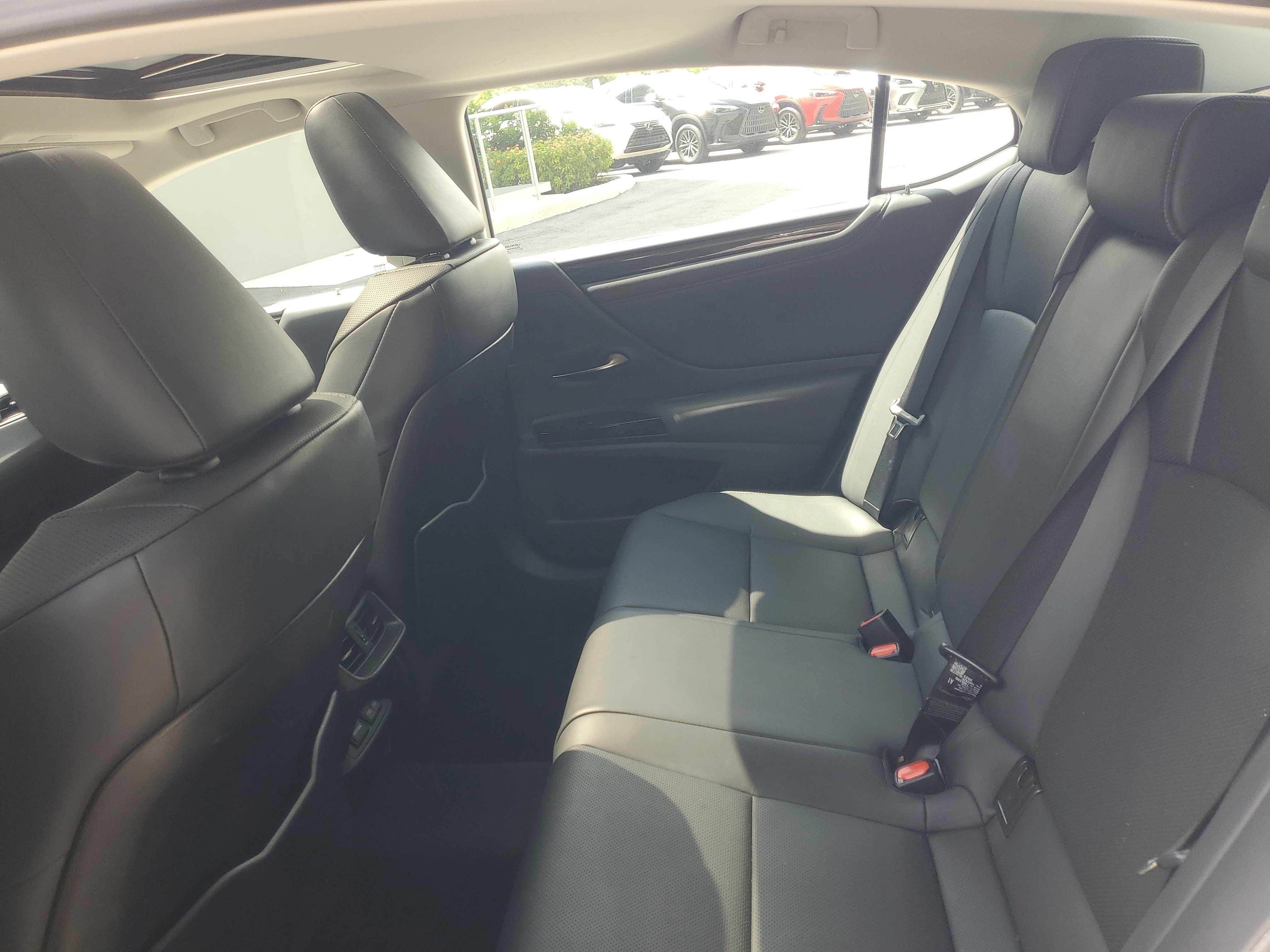 Certified 2023 Lexus ES 350 w/ Accessory Package (Z2) FWD image 10