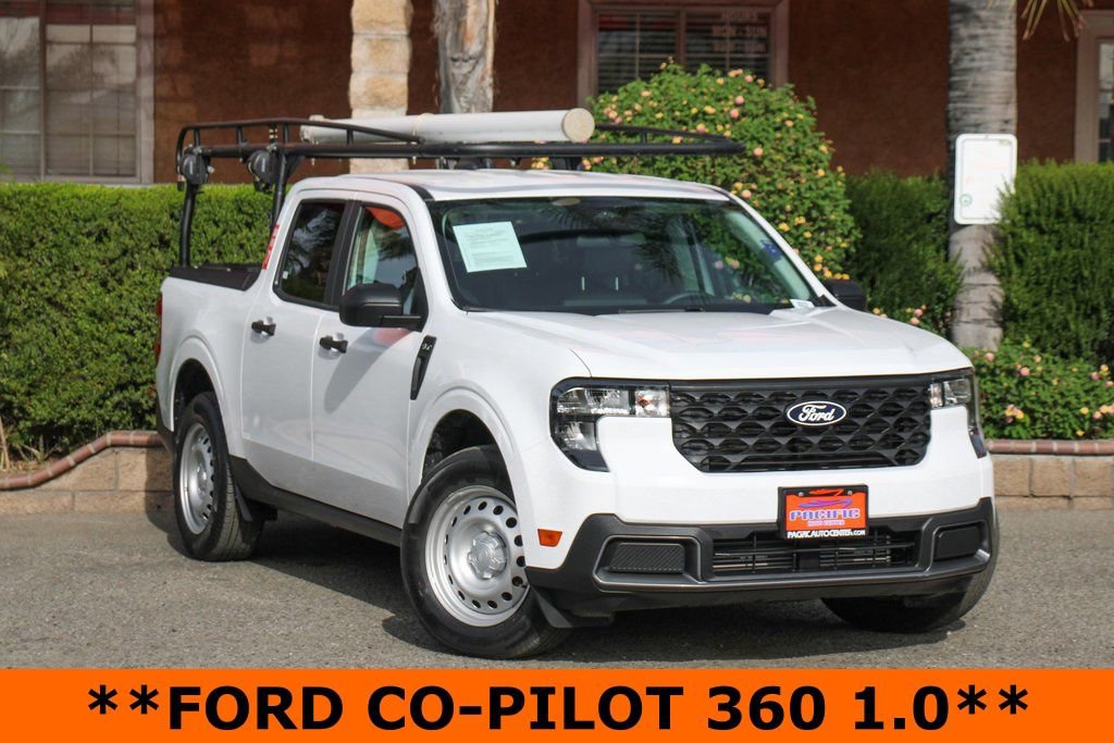 Used 2025 Ford Maverick XLT w/ Equipment Group 302A image 2
