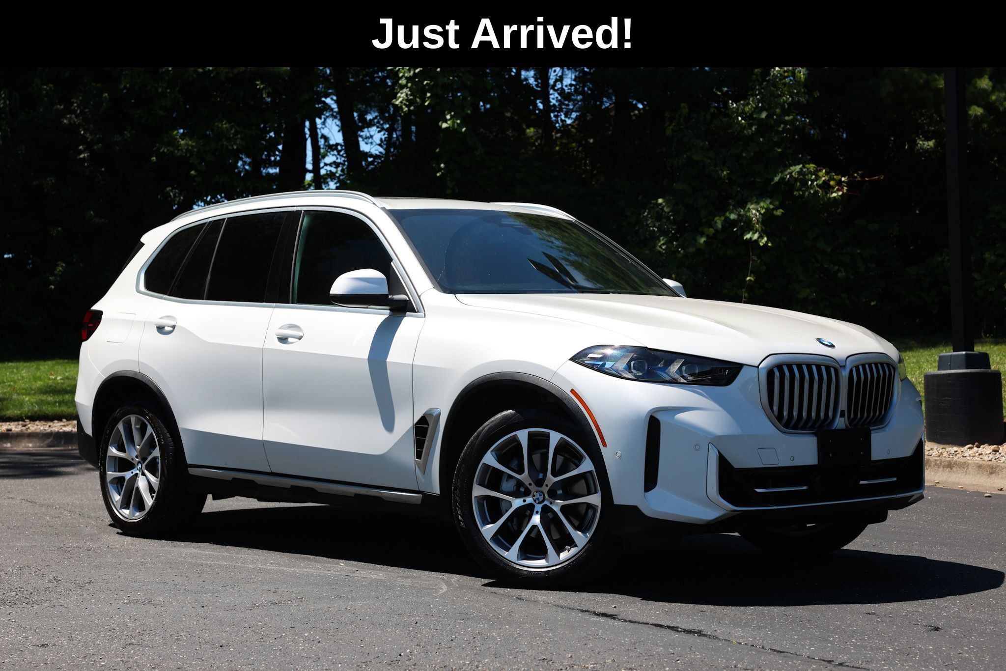 Used 2024 BMW X5 xDrive40i w/ Premium Package AWD/4WD image 1