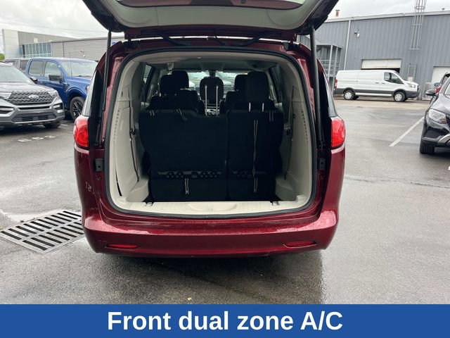 Used 2022 Chrysler Voyager LX FWD image 15