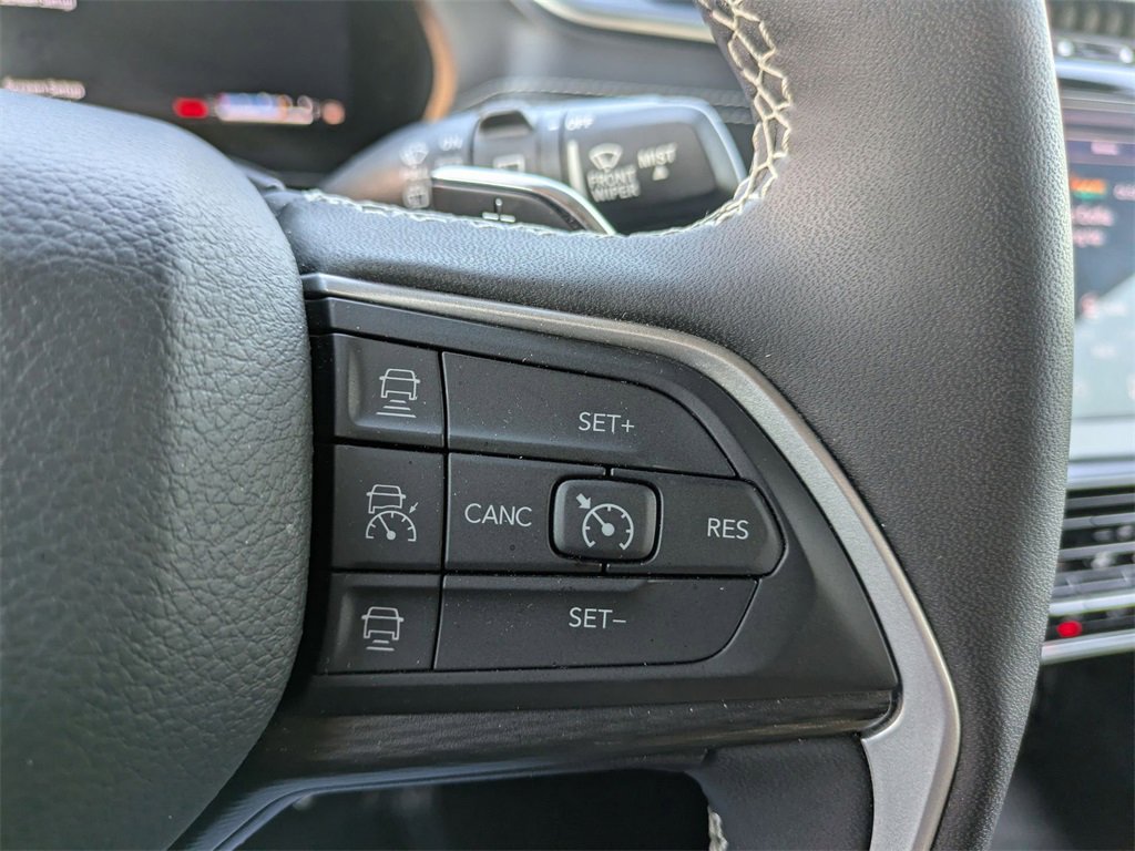 Used 2024 Jeep Grand Cherokee L Laredo image 23