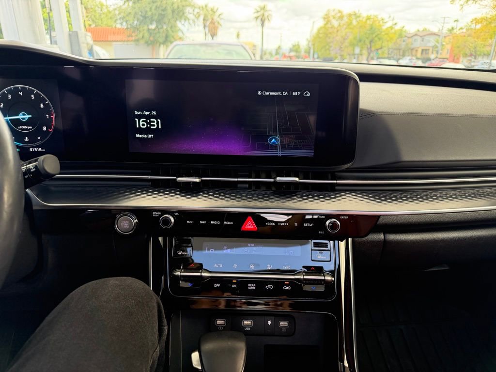 Used 2023 Kia Carnival SX Prestige FWD image 9