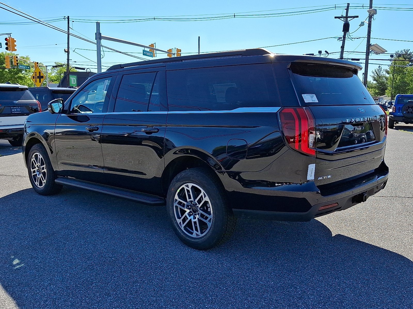 New 2026 Ford Expedition Max Active AWD/4WD image 3