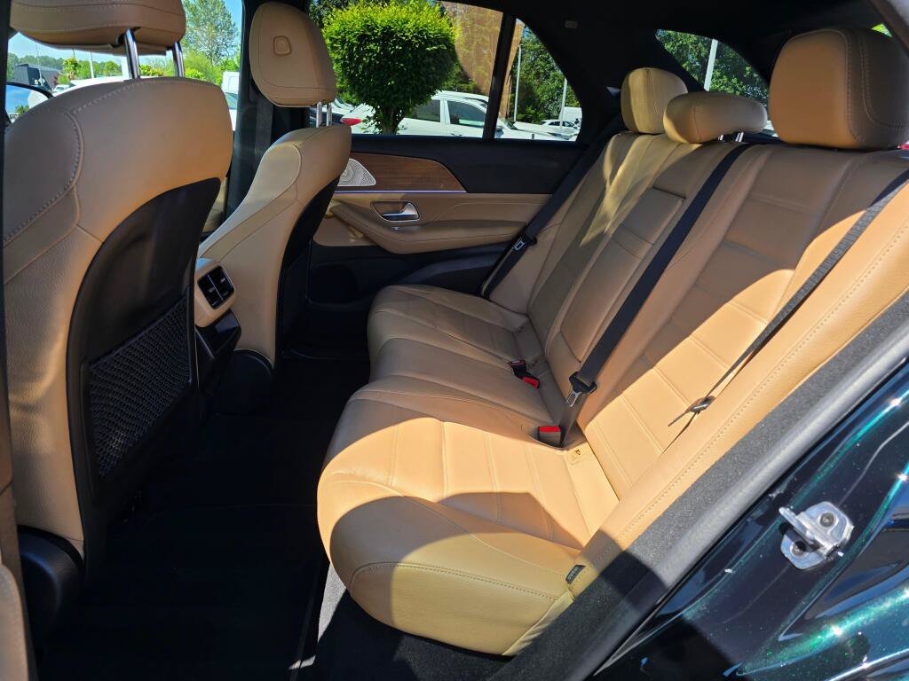 Used 2024 Mercedes-Benz GLE 350 4MATIC w/ Driver Assistance Package image 18